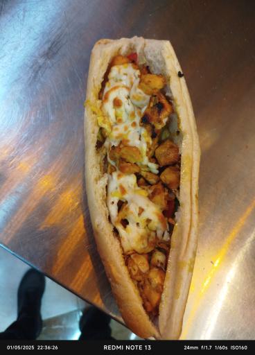 عکس پیتزا ساندویچ شکمو