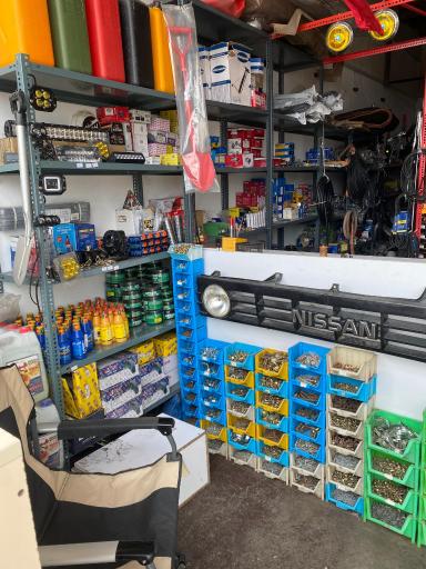 عکس فروشگاه لوازم یدکی نیسان موتورز