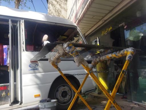 عکس شیشه اتومبیل حیدری (آقا ابراهیم)