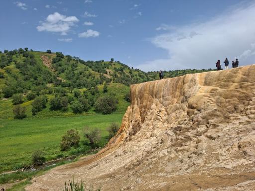 عکس چشمه کانی گراوان