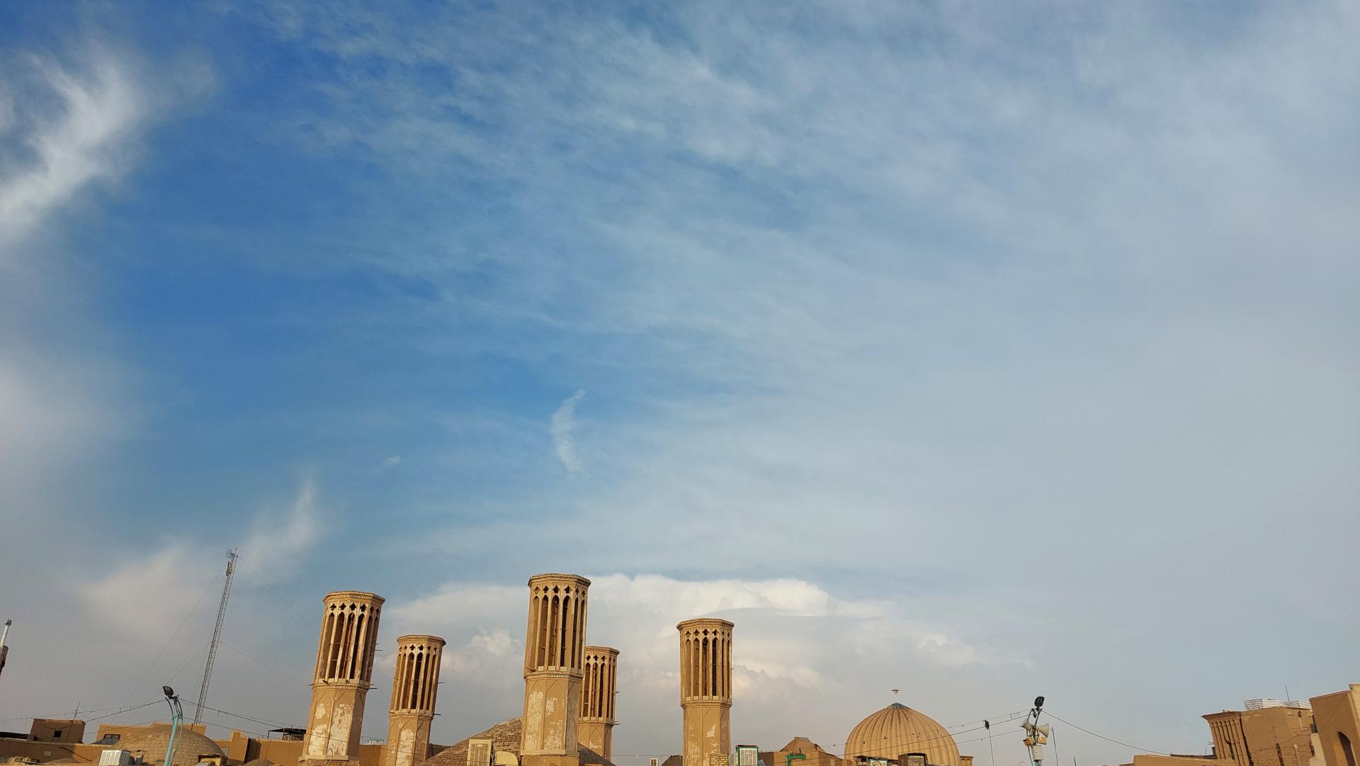 عکس بادگیرهای گوشه چپ میدان