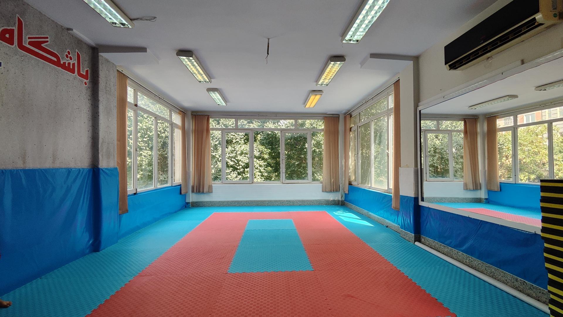 عکس باشگاه ورزشی آوات