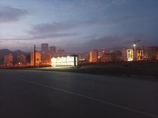عکس ایستگاه اتوبوس انتهای بهارستان