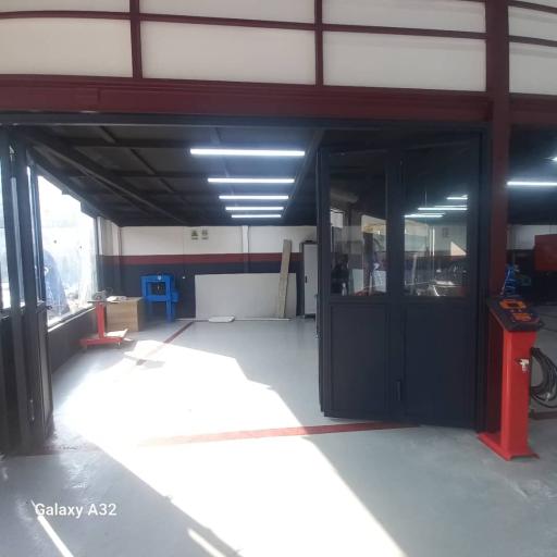 عکس اتوخسروانی نمایندگی خدمات تیگارد موتور