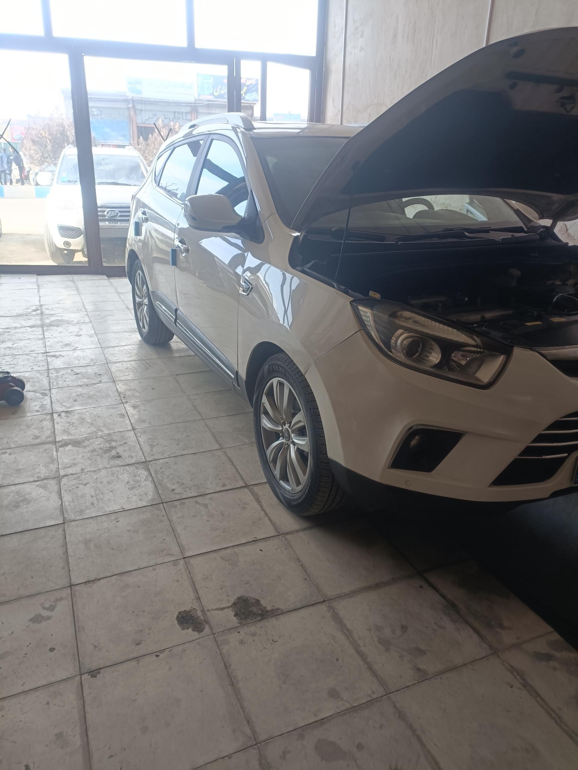 عکس مجتمع تعمیرگاهی هاشم دمیرچی