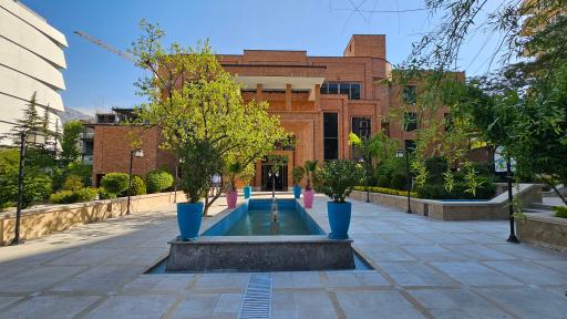 عکس مجتمع رفاهی لاله صدر