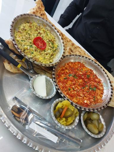 عکس صبحانه خوری زاهدی