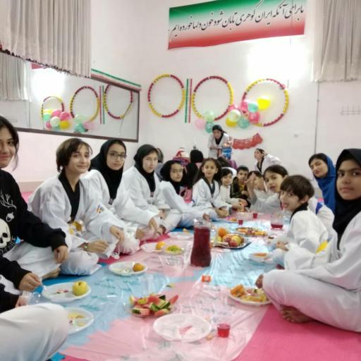 عکس باشگاه ورزشی بانوان نور گلبهار