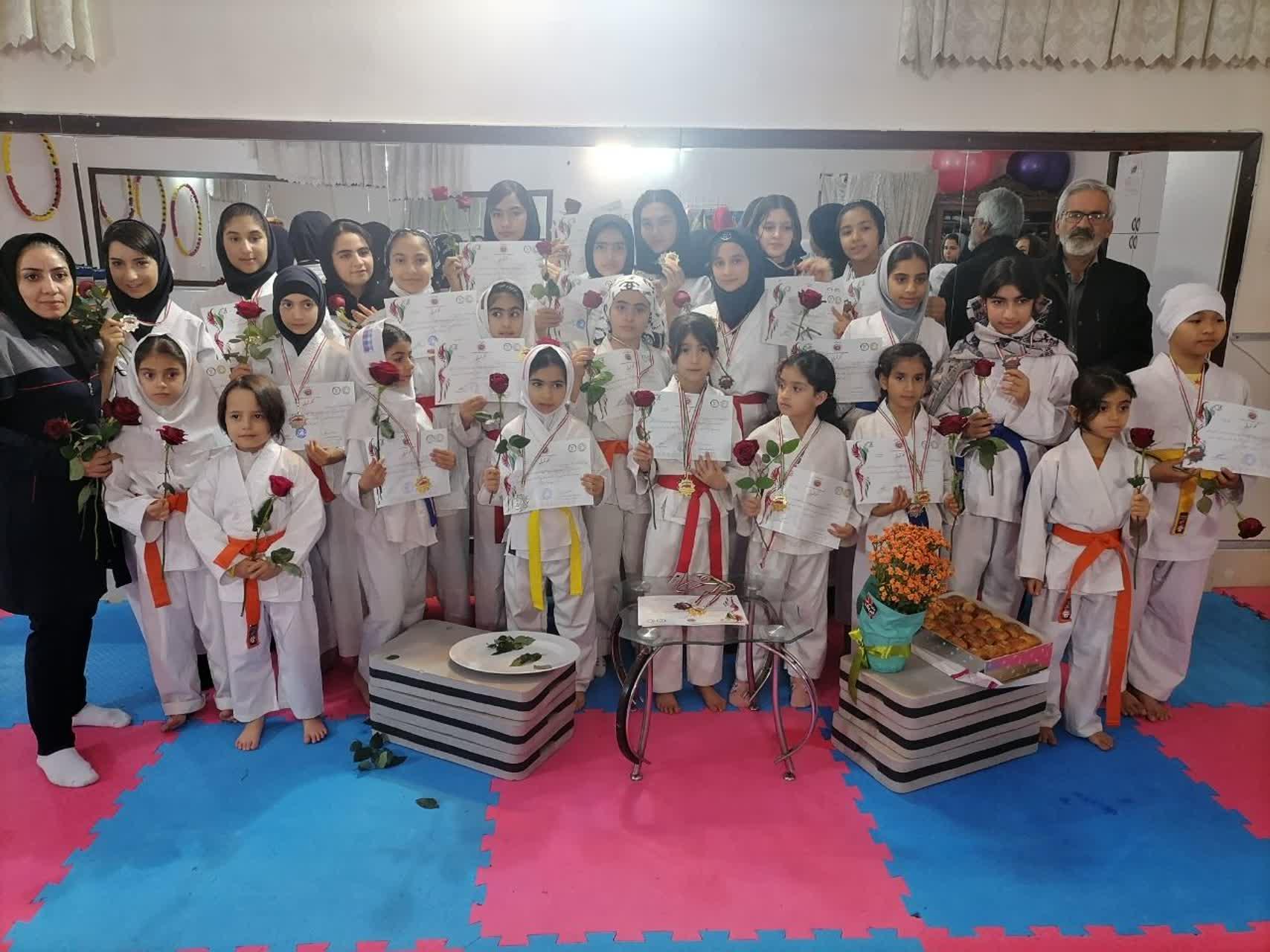 عکس باشگاه ورزشی بانوان نور گلبهار