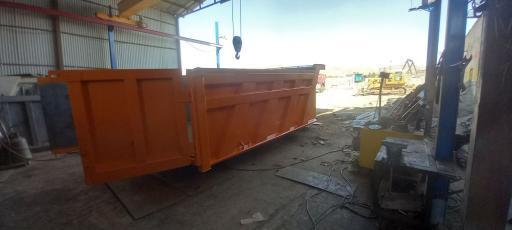 عکس جوشکاری و اتاق سازی کمپرسی کوروش (برادران صادقی)