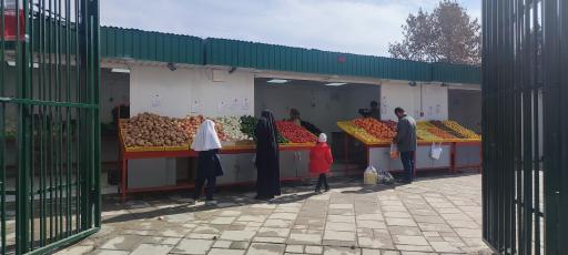 عکس بازار میوه و تره‌بار توسکا