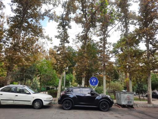 عکس میدان هفتاد و هفتم