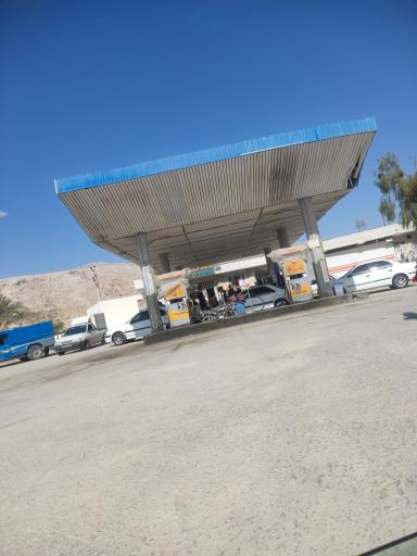 عکس پمپ بنزین پارسیان