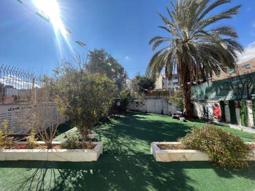 دبیرستان پرتو علوی متوسطه اول دخترانه