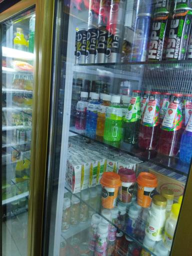 عکس معین مارکت 