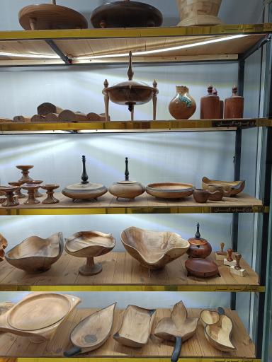 عکس کارگاه و گالری چوب کیان