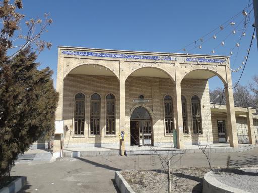 مسجد بین راهی میانه