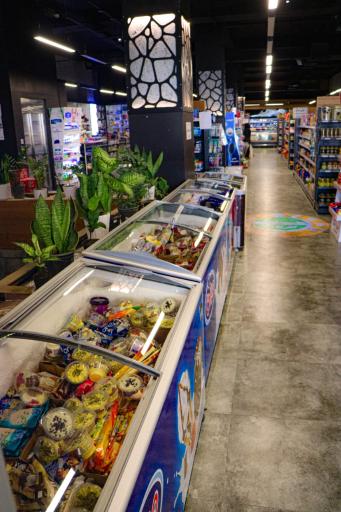 عکس مرکز خرید سولو