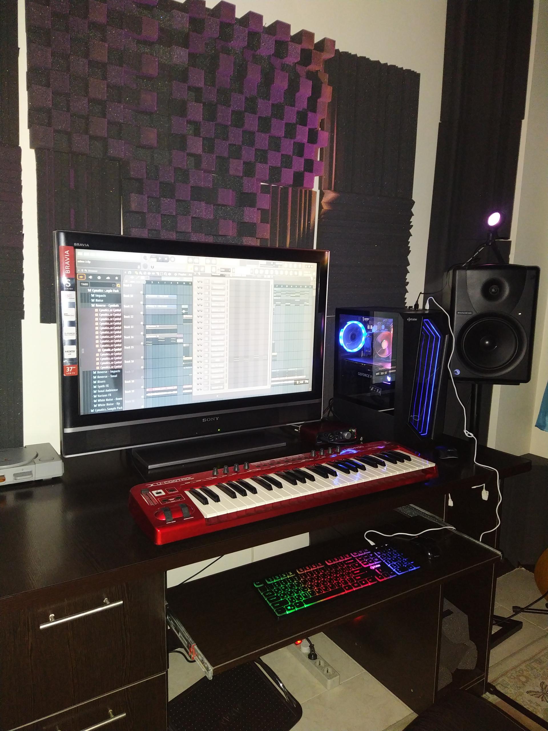 عکس استودیو IGBO