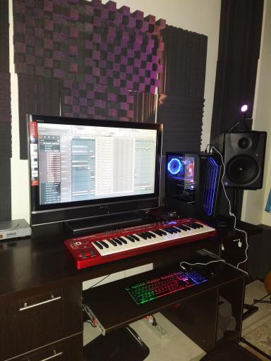 عکس استودیو IGBO