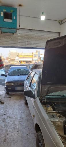 عکس خدمات برق و باطری محسن