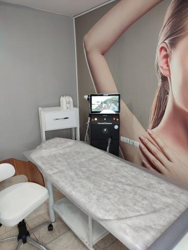 عکس کلینیک لیزر و زیبایی نیلوفر