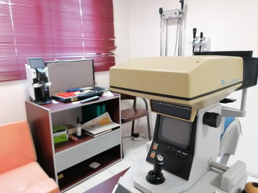 عکس عینک سازی ناز