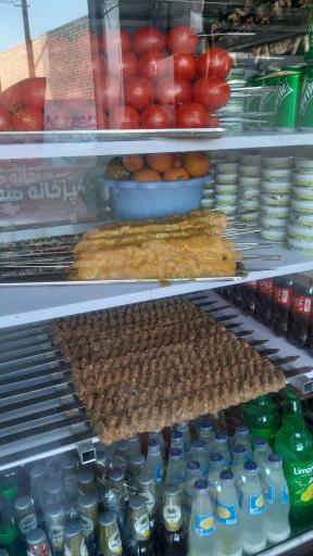 عکس آشپزخانه و تهیه غذای امید به خدا