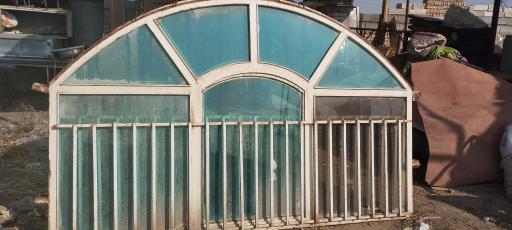 عکس انبار ضایعات و آهن آلات مستعمل نیزه