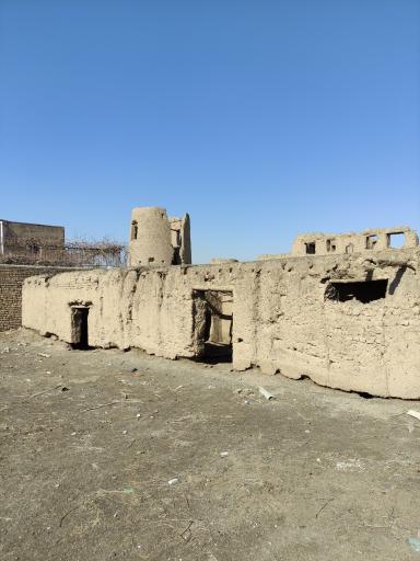 عکس قلعه تاریخی حسین آباد شاندیز