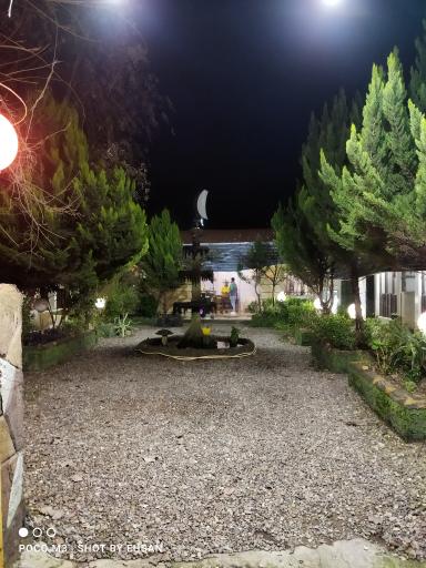 عکس کافه رستوران سنتی ماه