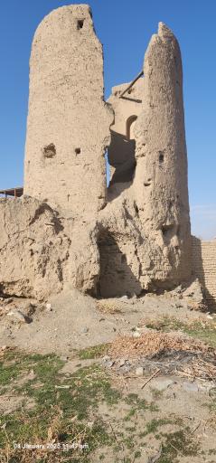 عکس قلعه تاریخی حسین آباد شاندیز