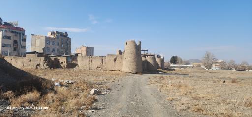 عکس قلعه تاریخی حسین آباد شاندیز