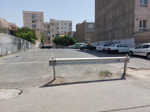 عکس پارکینگ همسطح عمومی فکری