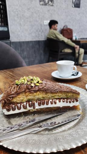 عکس مرکز تولید و فروش باقلوا استانبولی لذیذ