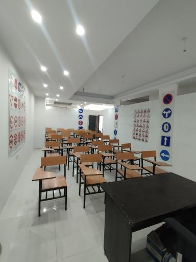 عکس آموزشگاه رانندگی مهر 