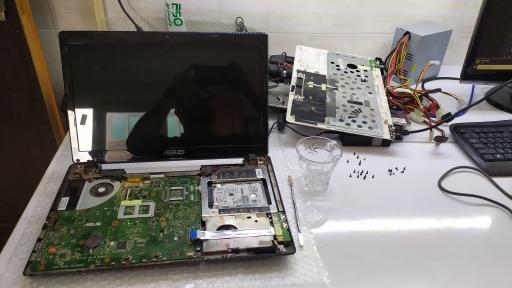 عکس فروشگاه الکترونیک و رایانه کاران جوان