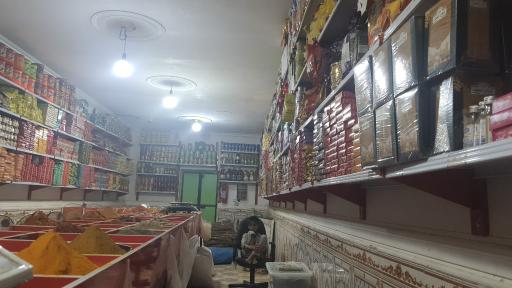 عکس چای و ادویه فروشی مکران
