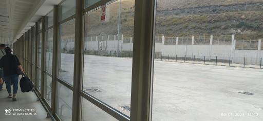 عکس سامانه مسافری و تجاری پایانه مرزی رازی