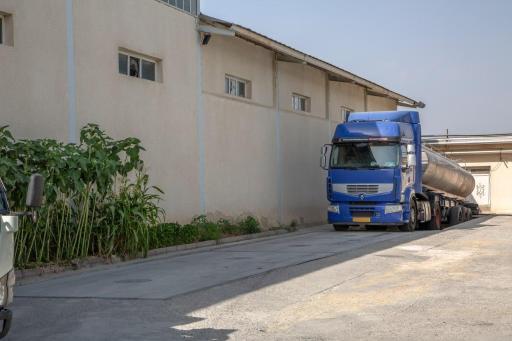 عکس کارخانه صنایع شیرنیکان مهرآذربایجان