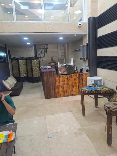 عکس کافه شاهین لند 