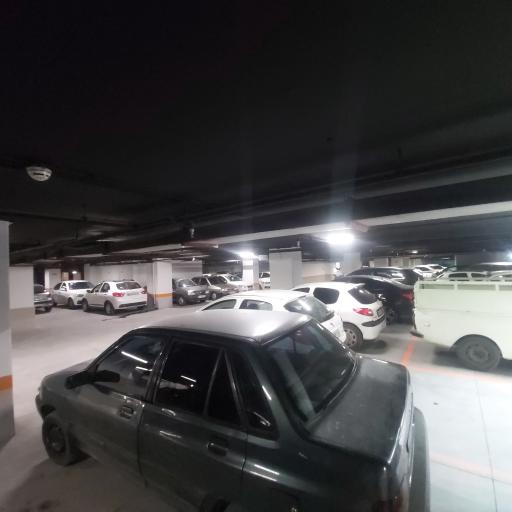 عکس پارکینگ عمومی طبقاتی رشد 