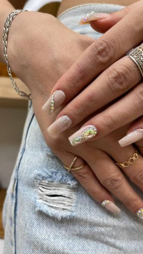 عکس سالن زیبایی هرمود