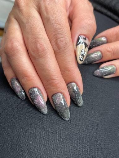 عکس سالن زیبایی هرمود