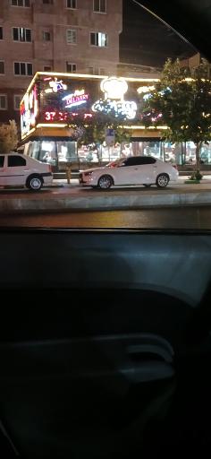 عکس پیتزا خونه شعبه صاحب‌الزمان