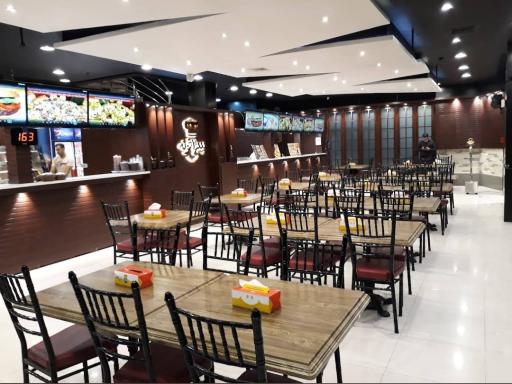 عکس پیتزا خونه شعبه صاحب‌الزمان