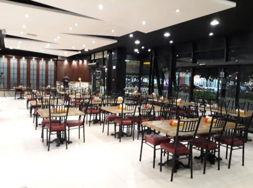 عکس پیتزا خونه شعبه صاحب‌الزمان