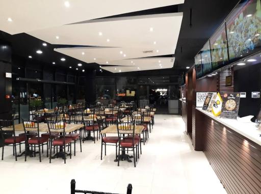 عکس پیتزا خونه شعبه صاحب‌الزمان