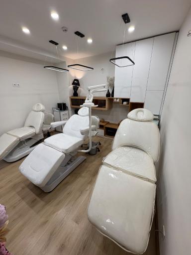 عکس سالن زیبایی هرمود