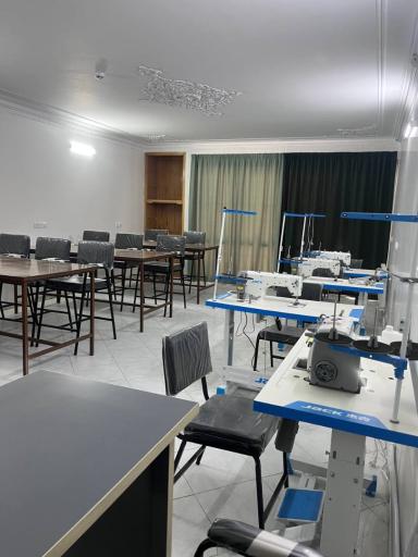 عکس هنرستان فنی و حرفه ای دخترانه آناهید
